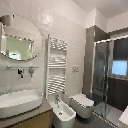 Easy To Apartment *