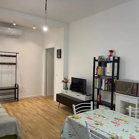 Easy To Apartment *